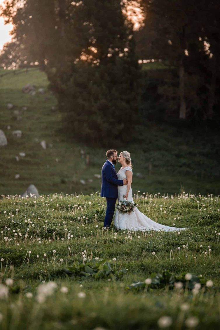 Brooke & Daniel – Red Barn