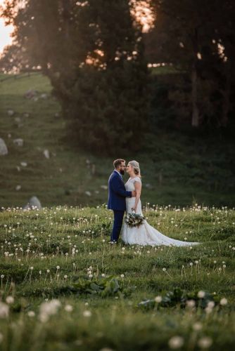 Brooke & Daniel – Red Barn