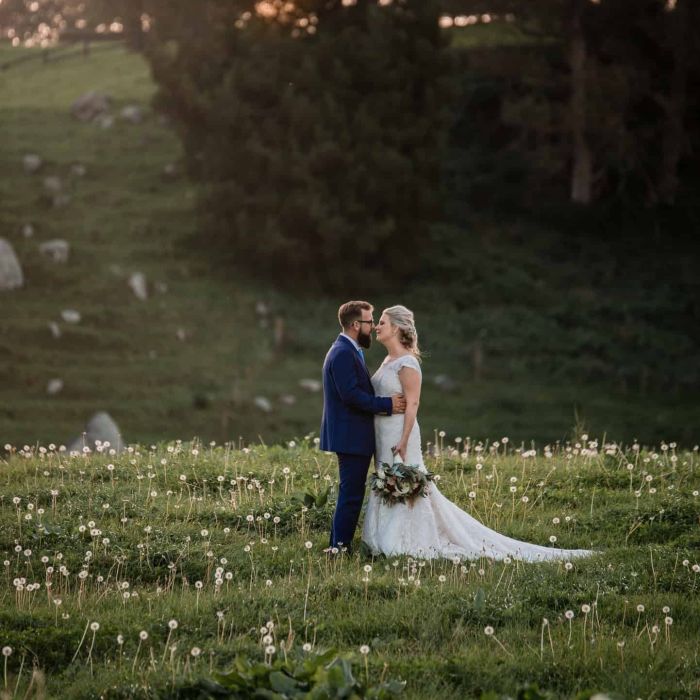 Brooke & Daniel – Red Barn